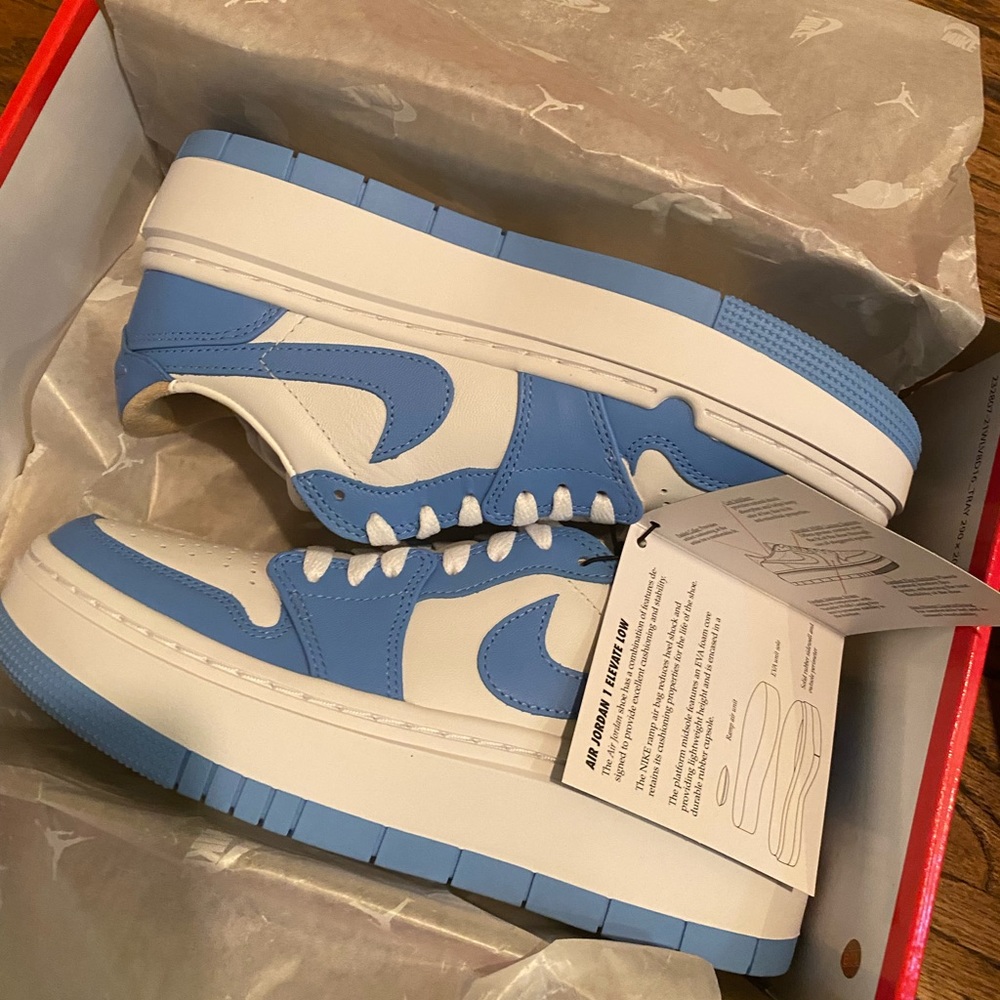 Air Jordan low elevated blue